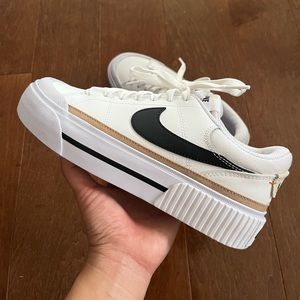 Brand New Nike Court Legacy Lift